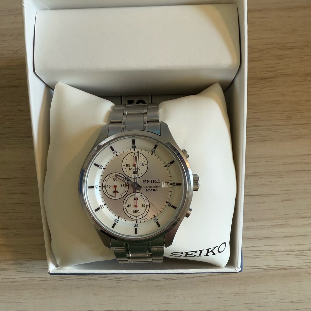 Seiko Silver Chronograph Watch 43MM